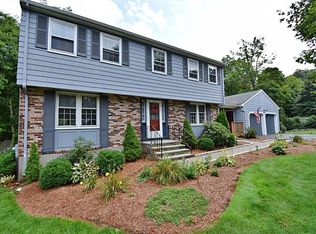 1 Maplecrest Dr, Southborough, MA 01772