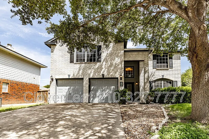 5 bed, 2.5 bath, 2447 sqft, $2,197 — Photo 3