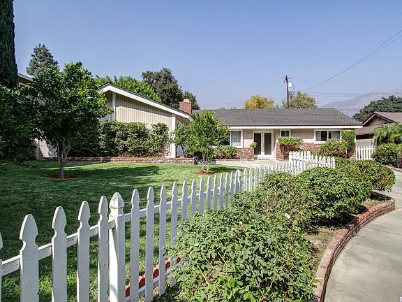 2nd image of 1121 Teresita Cir