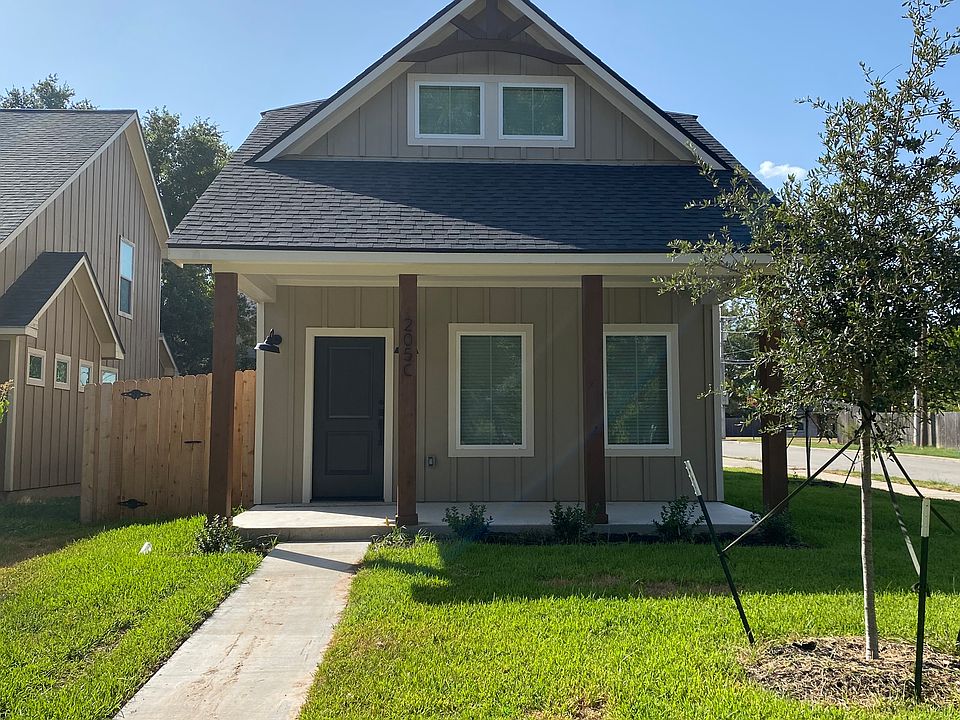 1st image of 205C Sterling Dr