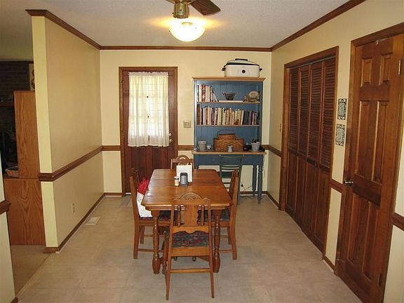 5th image of 106 Hardee St