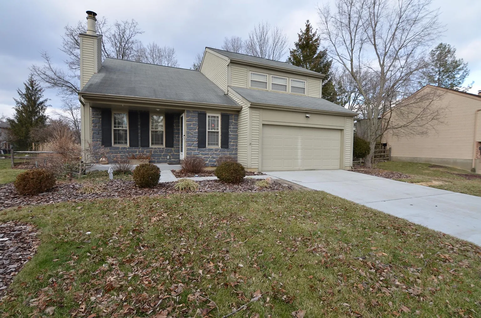 5590 Old Farm Dr photo 1