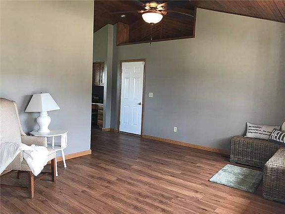 3rd image of 314 Southview Dr