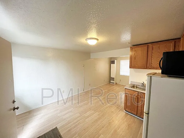 1247 W 1st St #C — Photo 3