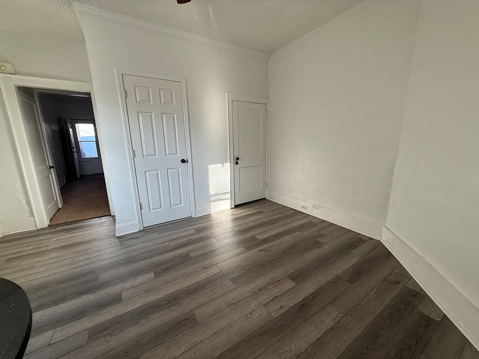 2 bed, 1.5 bath, 1000 sqft, $1,300 — Photo 4