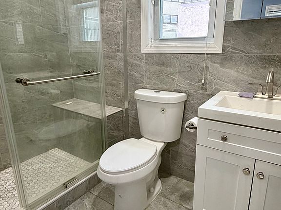 5th image of 637 Newark Ave #2B