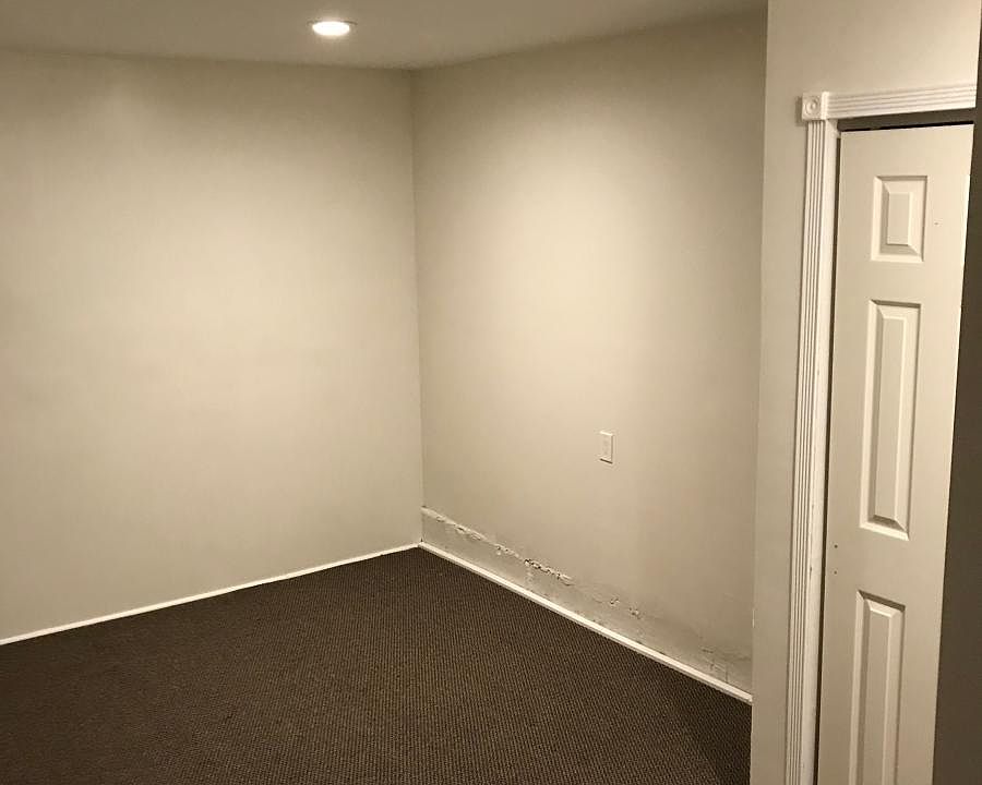 2nd image of 22 Cayuga Ave
