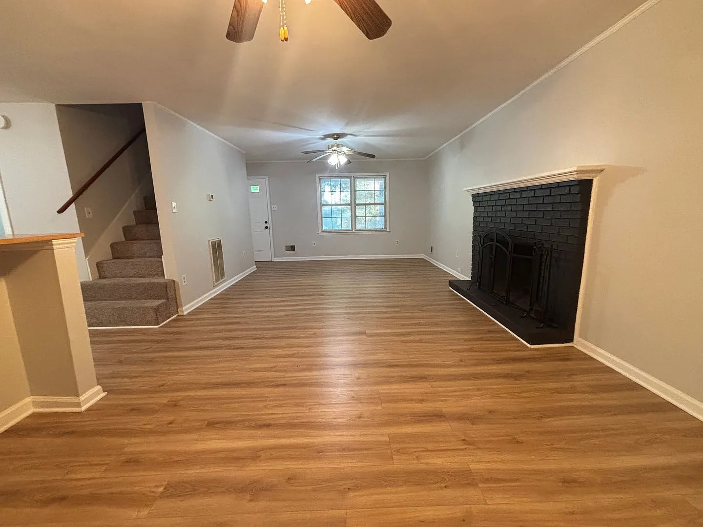 Updated & Move-In Ready in SE Columbia! — Photo 4