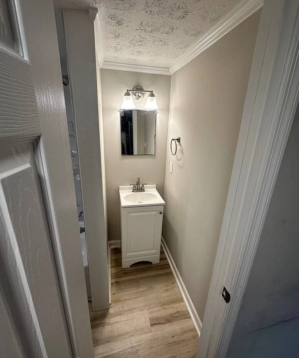 1 bed, 1.0 bath, 600 sqft, $675 — Photo 2