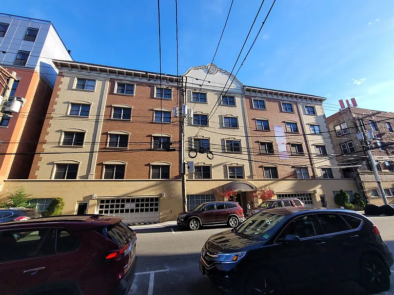 Solo at Hudson — Photo 8