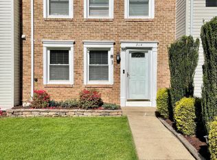 8114 Loving Forest Ct, Springfield, VA 22153
