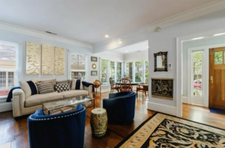 Additional living space and dining room