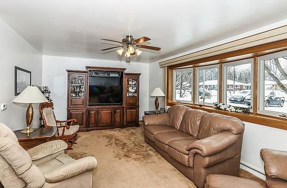 4th image of 9 W Elaine Cir