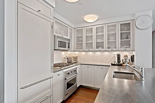 Sold by Nest Seekers International | media 15