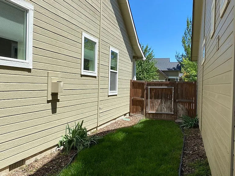 481 W Peck St — Photo 32