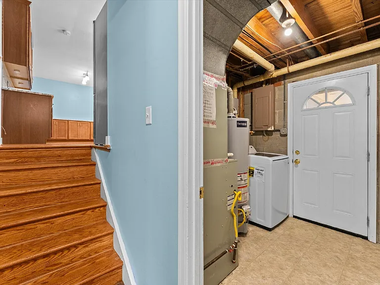 2220 Lauderdale Dr — Photo 33