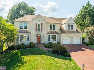 8409 Cardinal Glen Ct, Vienna, VA 22182