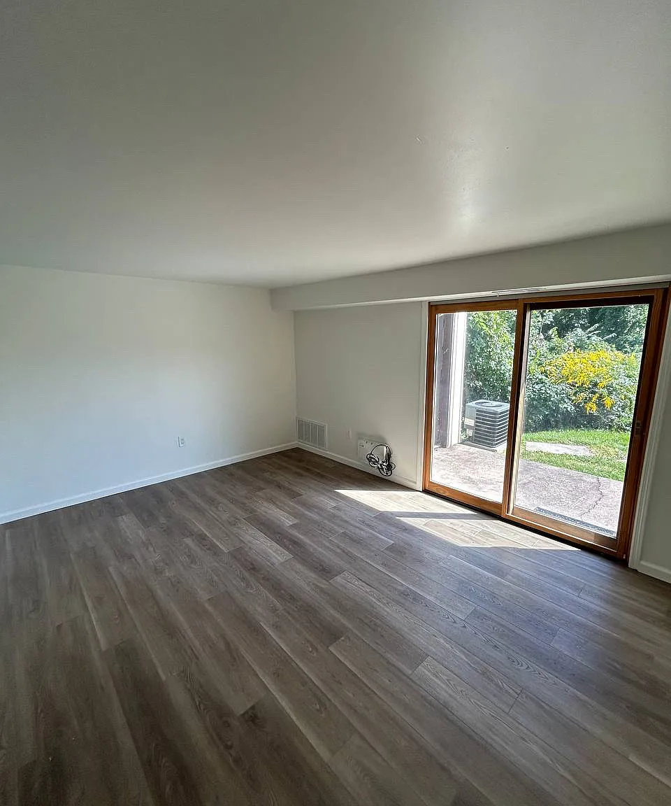 3 bed, $1,500 — Photo 3