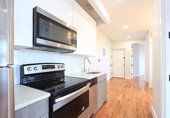 4th image of 1671 Lincoln Pl #1CC
