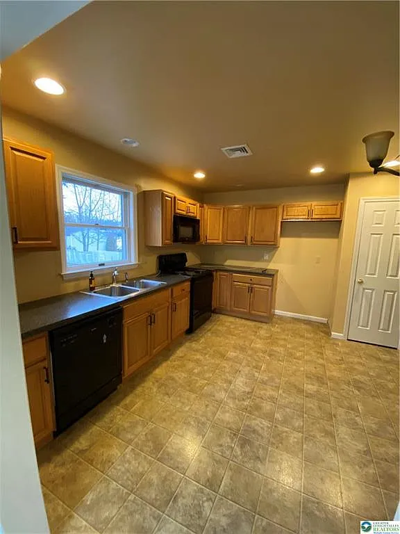 3 bed, 2.5 bath, 1724 sqft, $2,650 — Photo 3