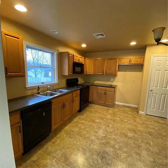 2862 Christian Springs Rd — Photo 3