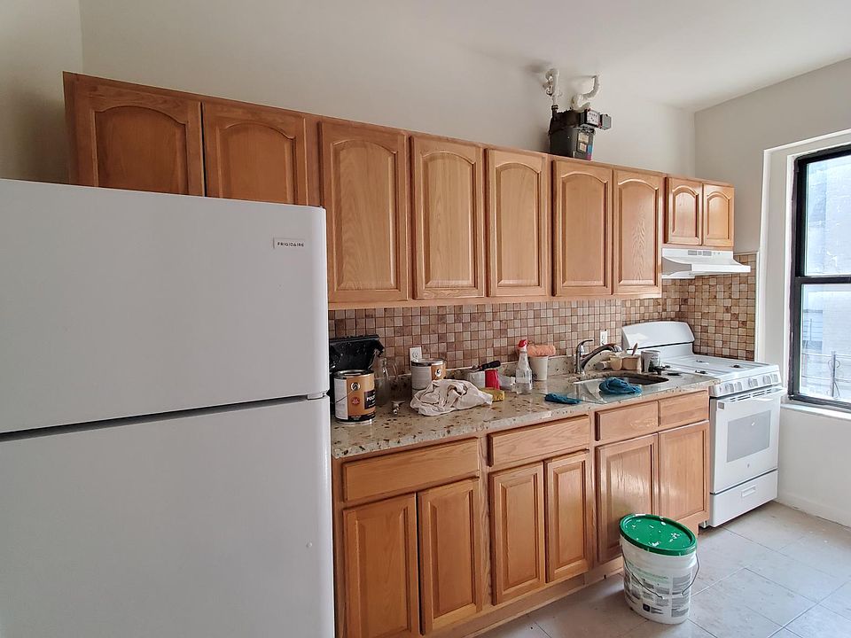 2nd image of 1463 Jesup Ave #4C
