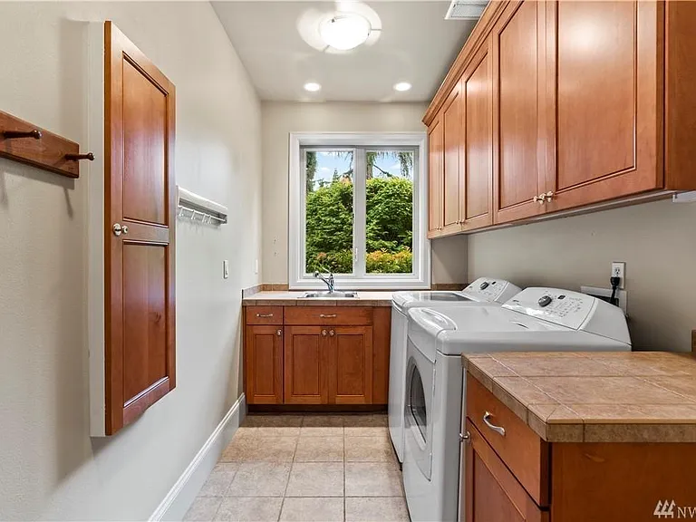 10444 NE 16th Pl — Photo 16