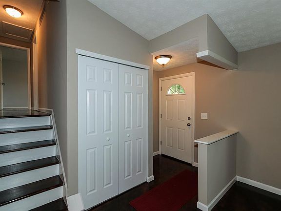 3rd image of 5784 Tall Oaks Dr