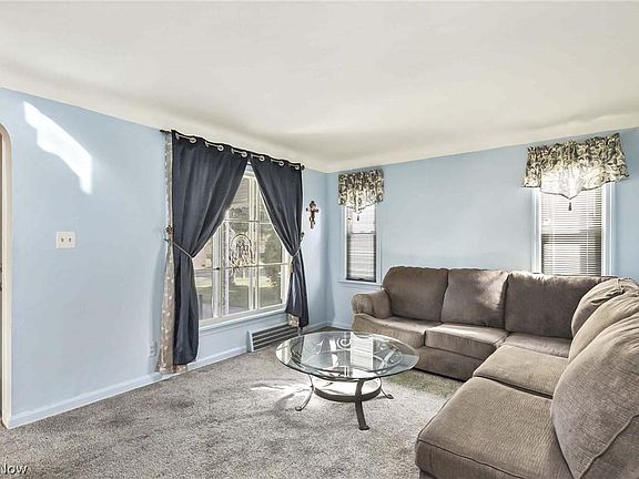5th image of 12416 Oak Park Blvd