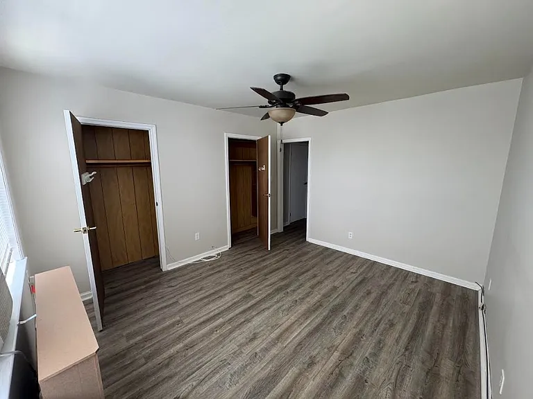 1722 Lurting Ave #2R — Photo 6