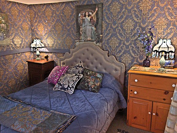 Master bedroom with Queen size bed