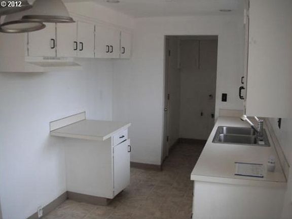 5th image of 1116 NE 75th St