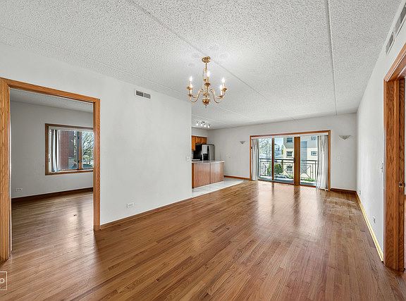 3rd image of 2919 N Harlem Ave APT 214