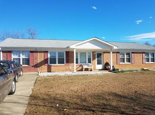 222 Lovington Dr, Fayetteville, NC 28303