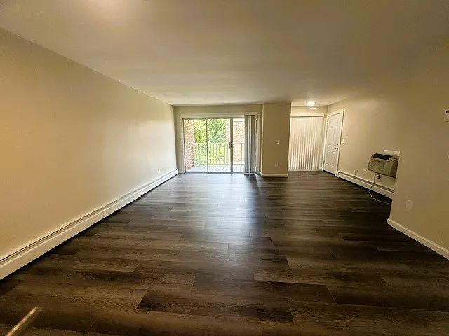 Burnet Park Apartments — Photo 11