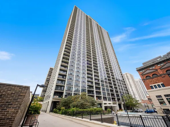 1560 N Sandburg Ter APT 3011J, Chicago, IL 60610