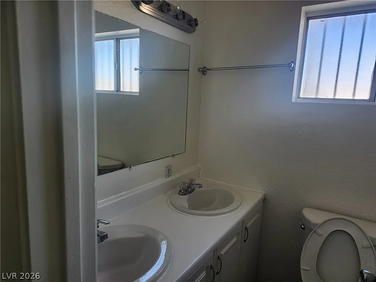 2700 Basswood Ave — Photo 8