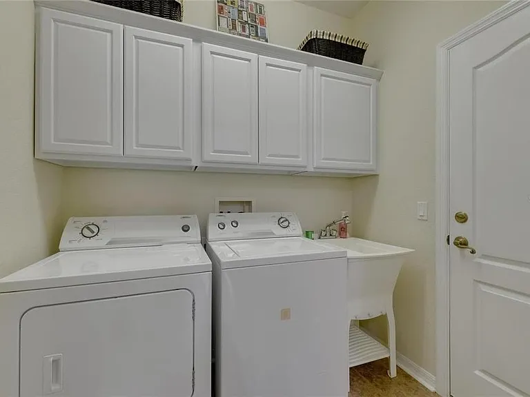 2068 Sifield Greens Way — Photo 35
