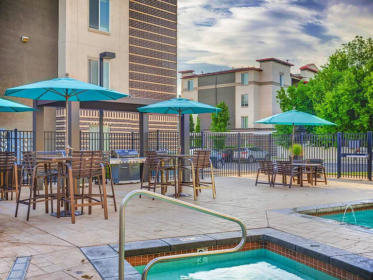 Avida Apartments — Photo 14