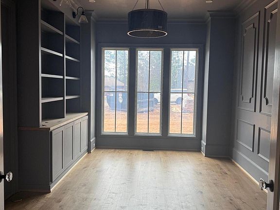 5th image of 7 Ridgeland Street