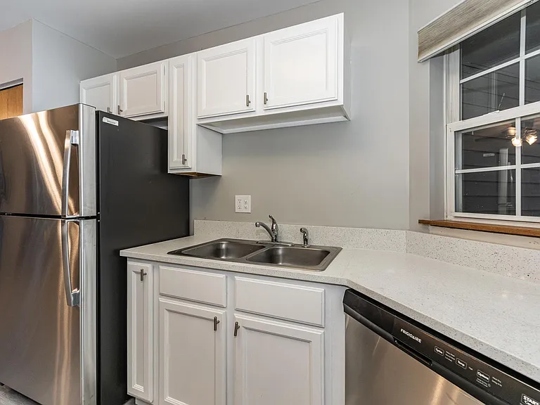 214 N Cathy Ln — Photo 10