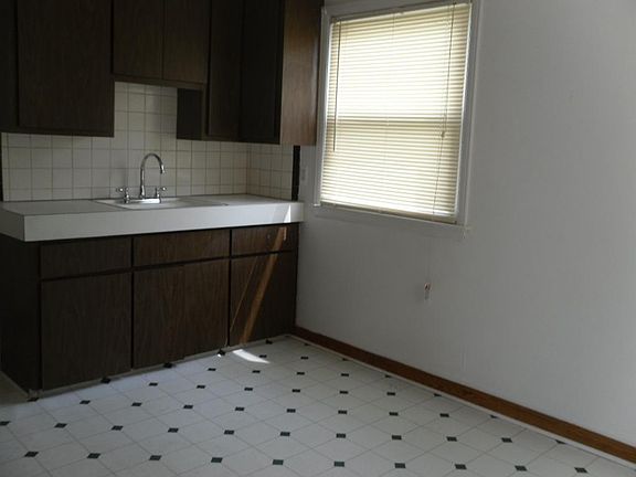 5th image of 25521 Andover Dr