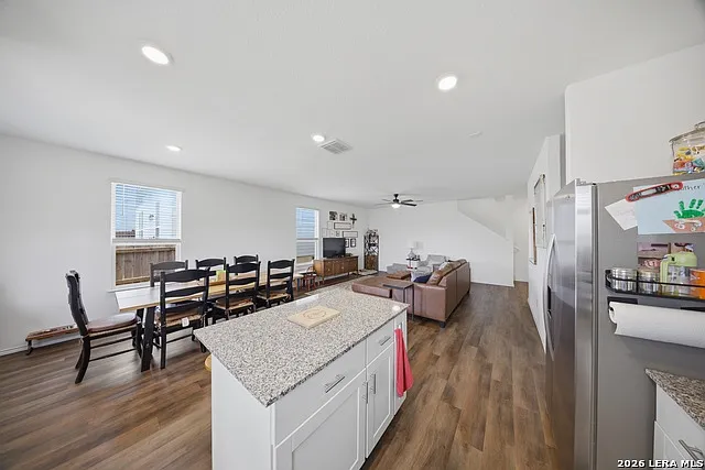 418 Rustic Grv — Photo 15