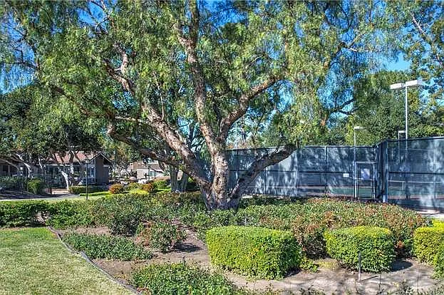 262 Streamwood — Photo 96