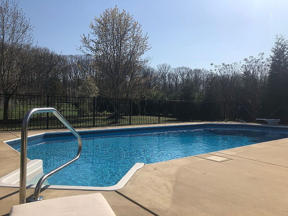 1st image of 4395 Bill Ct