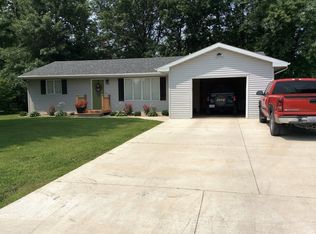 200 S 7th Ave, Chenoa, IL 61726