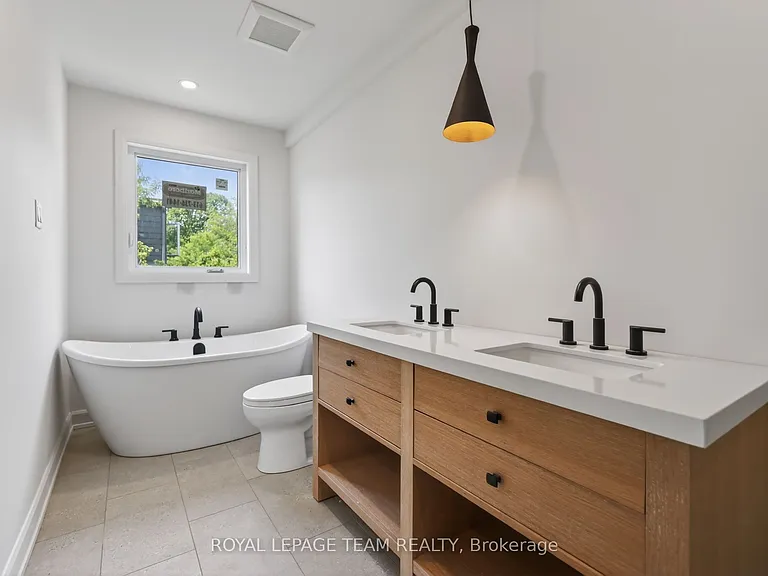 608 Tweedsmuir Ave #A — Photo 28