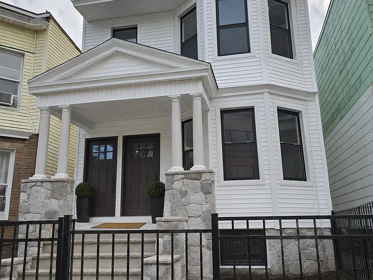 15 Dwight St #2 — Photo 1