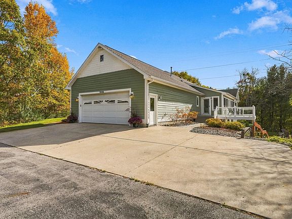 3rd image of 3444 Prouty Rd