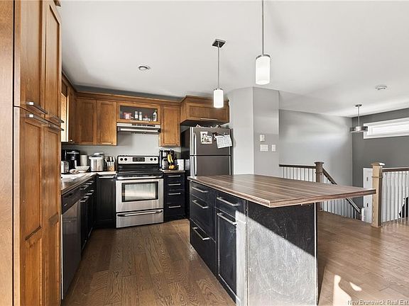 5th image of 95 Doiron St